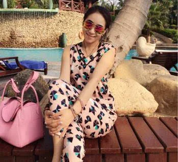 徐亮三婚妻子刘浩泉前国脚徐亮婚礼现场摘要:前国脚徐亮在5月9日与