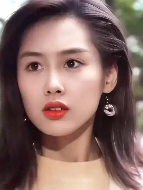 年轻的朱茵美得清纯又灵动,笑起来真好看!