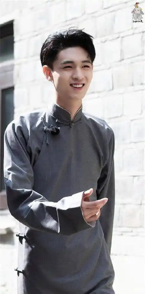 秦霄贤生日,栾云平孟鹤堂周九良等组团整蛊,孔云龙显得格格不入