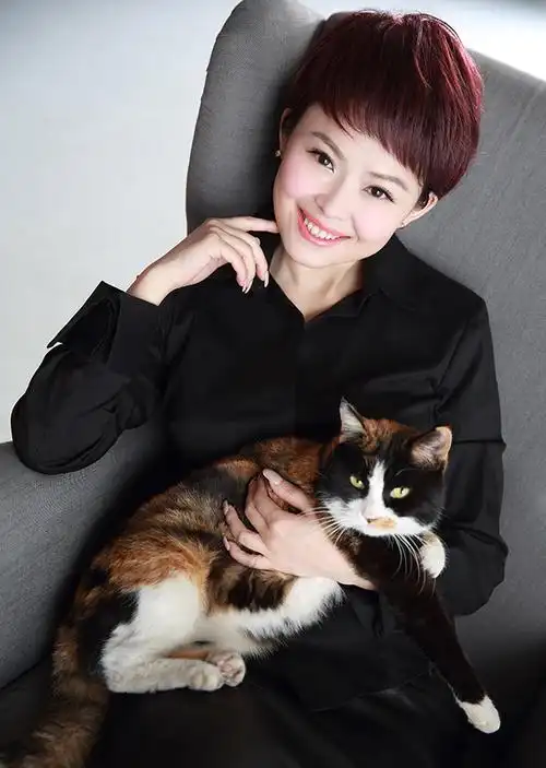 栗娜_中央电视台主持人_央视网(cctv.com)