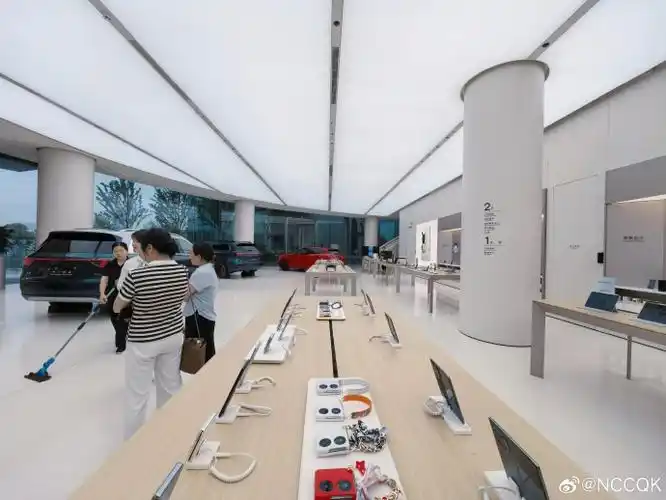 打卡全江西最大的华为旗舰店