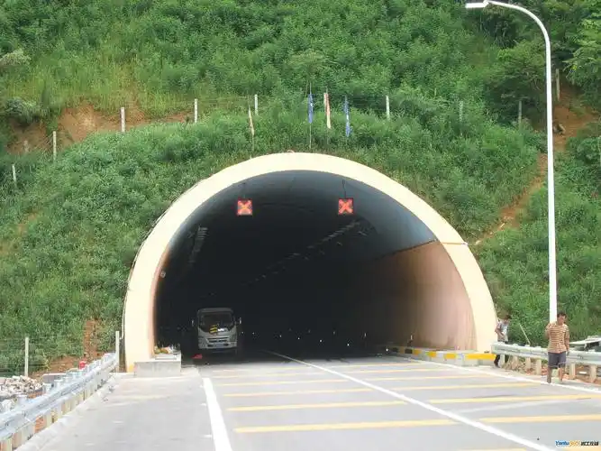 已建成一些隧道洞门图供讨论