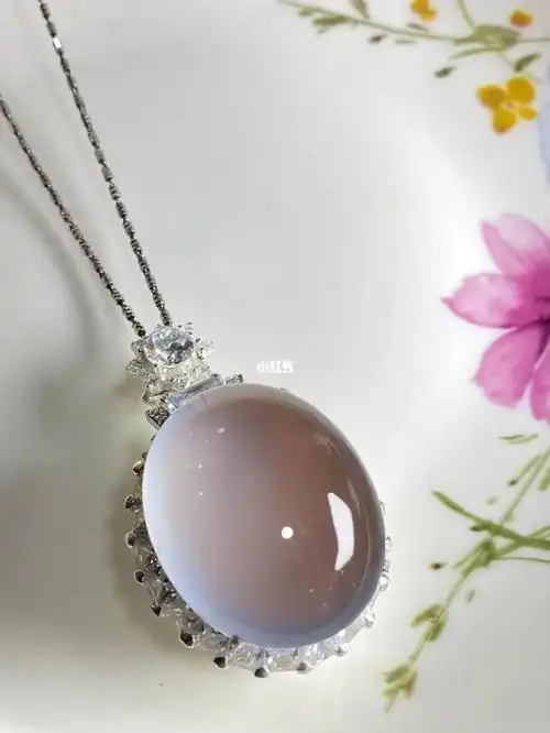 老坑玻璃种起胶带底色大鸽子蛋吊坠