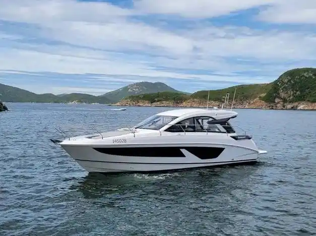 辛普森游艇豪华游艇舰队即将亮相香港!