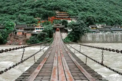 航拍甘孜大渡桥横铁索寒泸定桥