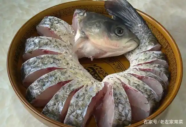 冬天草鱼就要这样做,不加一滴水,鲜嫩无腥味,一上桌汤汁都不剩