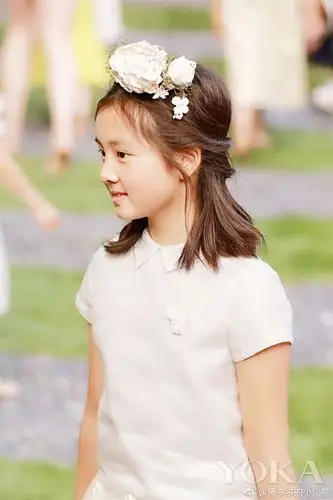 t台上的明星更疯狂 热巴狂扭水蛇腰胸以下全是腿