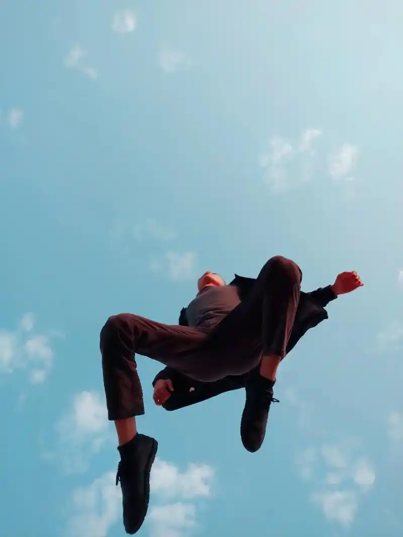 蓝天白云就随便拍拍拍#摄影师 #拍照姿势很重要 - 抖音