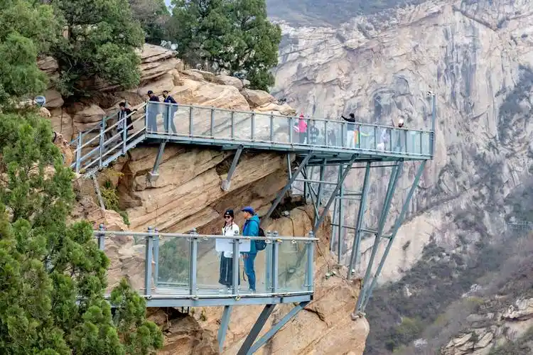 春游季踏青密云清凉谷体验一次水晶之行_玻璃_山谷_天桥