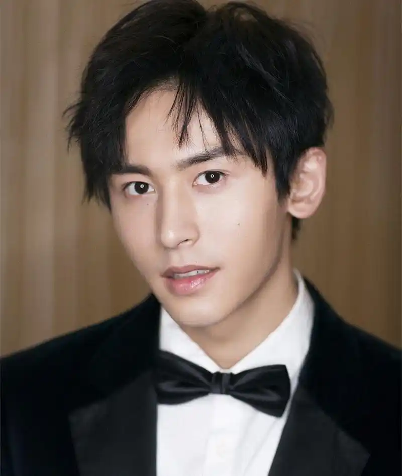 2012年参演惊悚电影《诡爱》;2013年出演了《我为宫