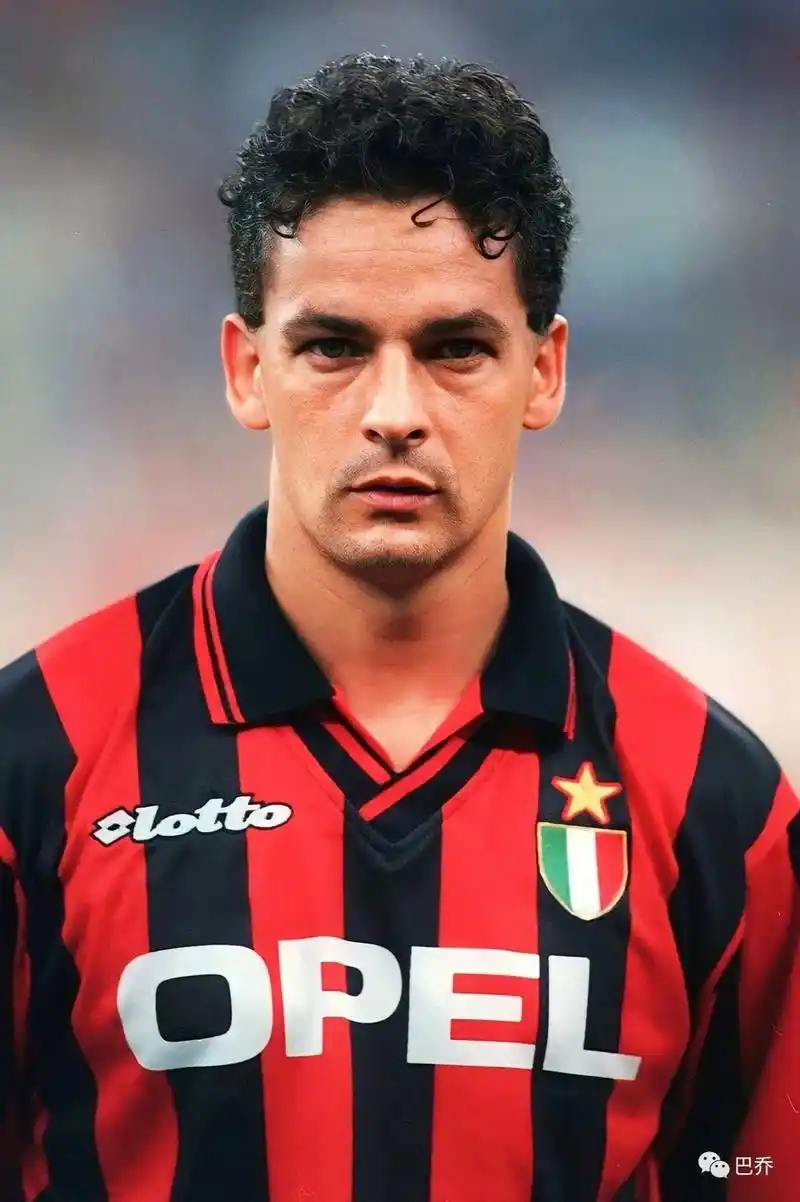 罗伯特巴乔在ac米兰职业生涯 - 抖音
