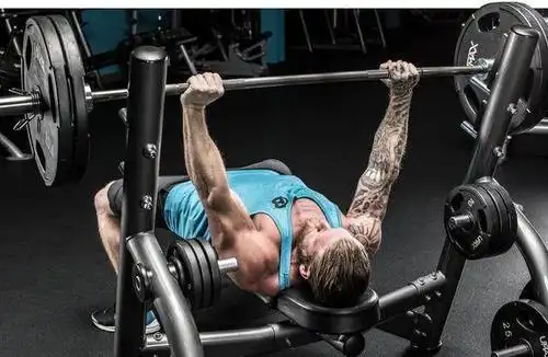 停止你的杠铃推胸训练,才能真正获得饱满的胸大肌