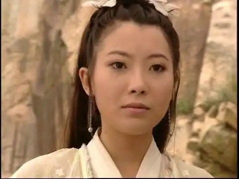 在古龙的小说《武林外史》中关于两位女性角色朱七七和白飞飞为什么在