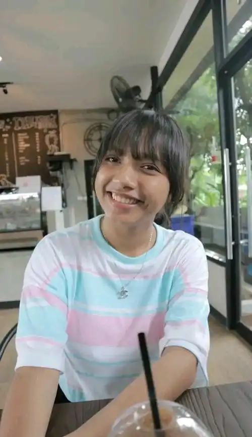 lisa小时候真可爱