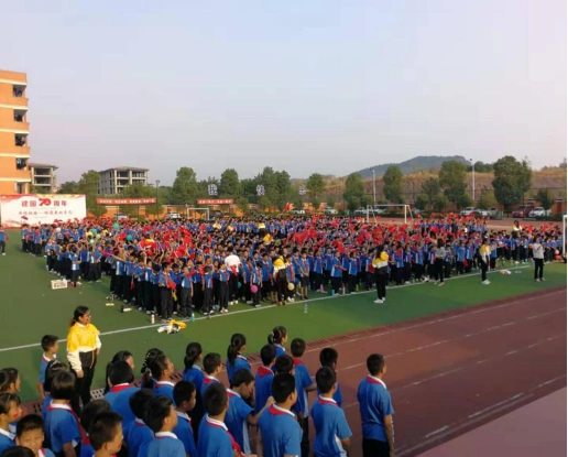 让鲜艳的五星红旗_贵溪市美和学校_官网