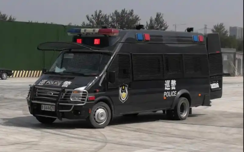 巡特警ptu冲锋车及急救车辆code2离场_哔哩哔哩_bilibili