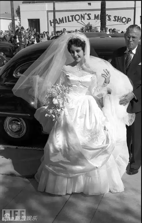 高清:伊丽莎白·泰勒绝版照片曝光(组图)