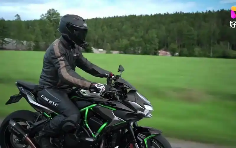 2021款 川崎z h2 se大排量摩托车 动力十足