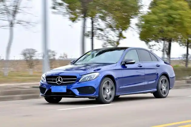 一切为驾驶者准备试驾北京奔驰c300