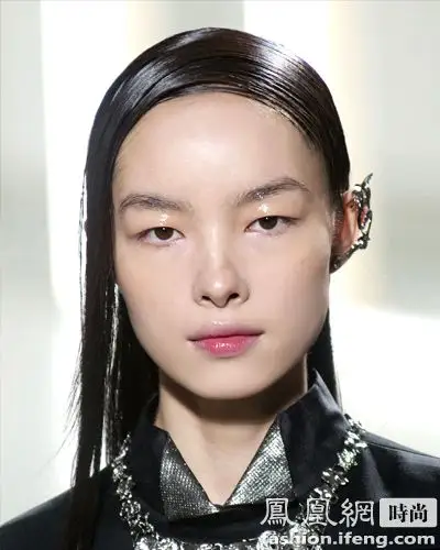 丹凤眼中国模特红遍全球时尚东方情调代表