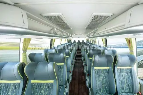 北汽51座金旅大巴车