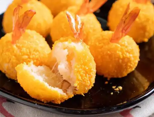 每年年夜饭,我家必做的硬菜,颜值高大方上档次,咬一口还爆浆_虾球