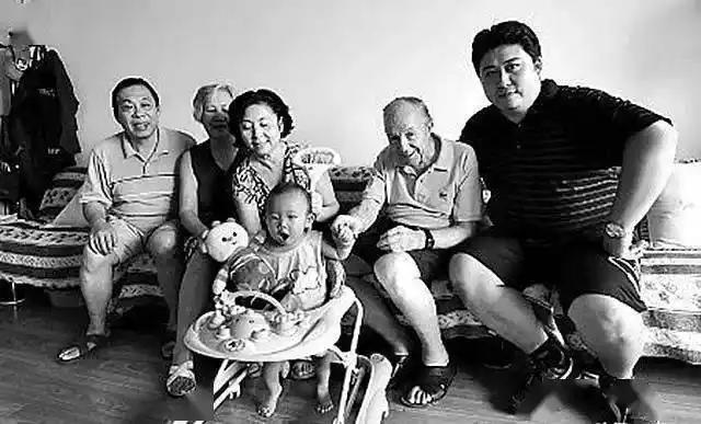 "直到去世前汉斯都感谢宋扬和他的家人对他的照顾,他最后说道:"感谢