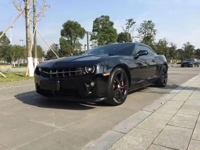 雪佛兰科迈罗黑色手自一体