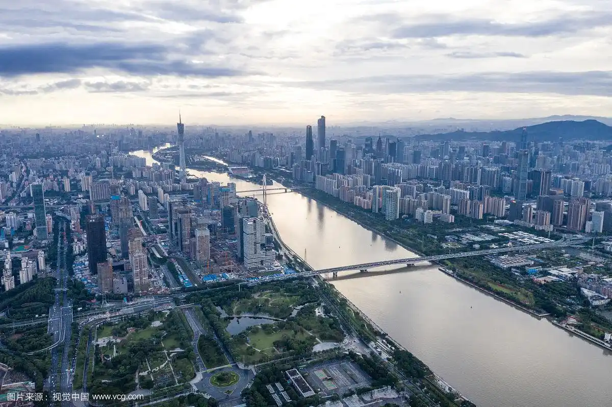 航拍鸟瞰视角广州珠江新城天际线cbd