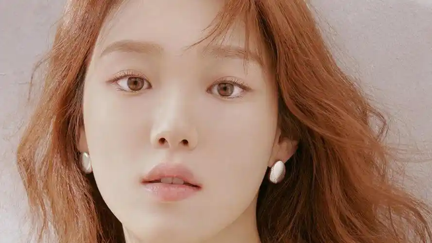 时尚唯美女神李圣经休闲金发迷人写真