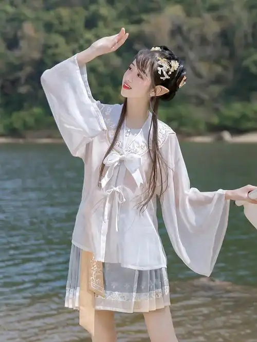 鲨鱼芽芽改良汉服女明制圆领襟衫短马面裙原创汉服