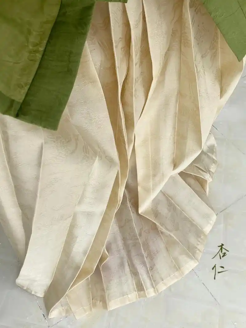 祥云鹤纹暗花纱x雀蓝色系带,很难不爱#汉服#布料