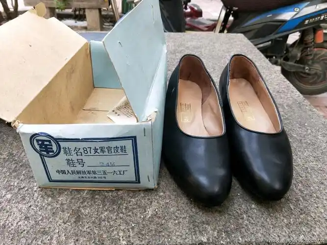 库存全新女军官鞋