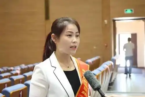 昌吉州民族团结一家亲先进典型事迹巡回报告会在木垒县宣讲啦