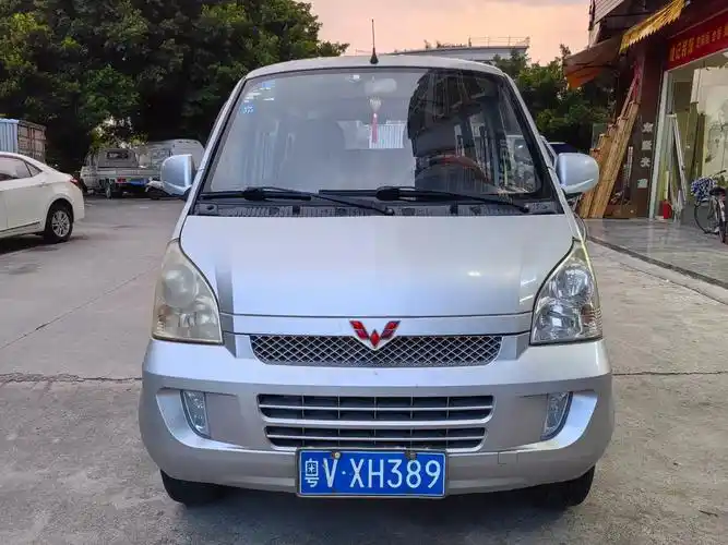 发财致富它开始.现车在店 拿下本地一手 五菱荣光面包车最高配 - 抖音