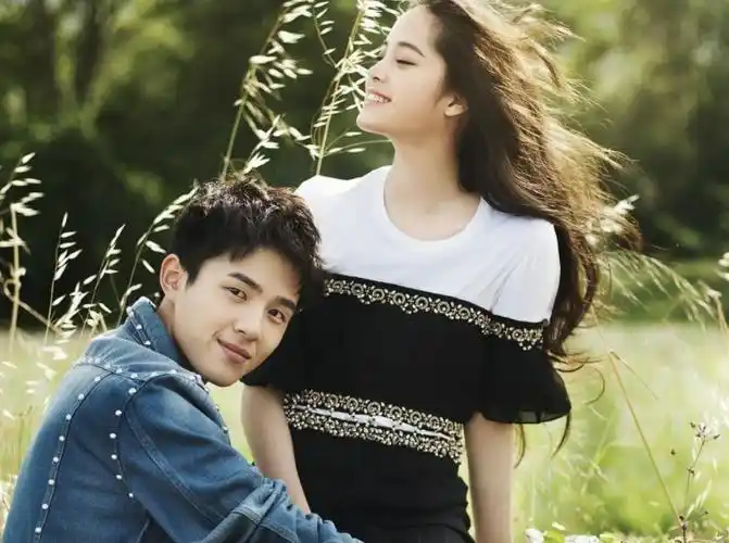 从13岁到21岁欧阳娜娜又坐在刘昊然后座网友北爱cp回归