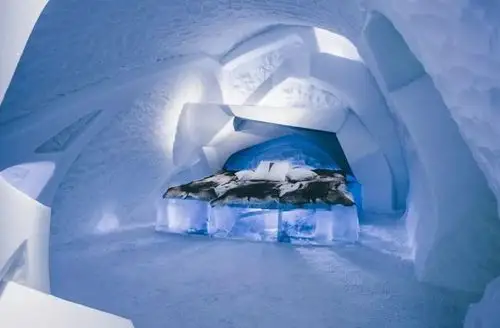 因纽特人住的冰屋为何能保暖在里面生火冰砖也不会融化