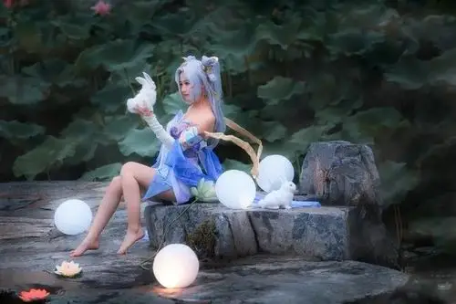 王者荣耀cos夜晚的嫦娥保护她属于的人