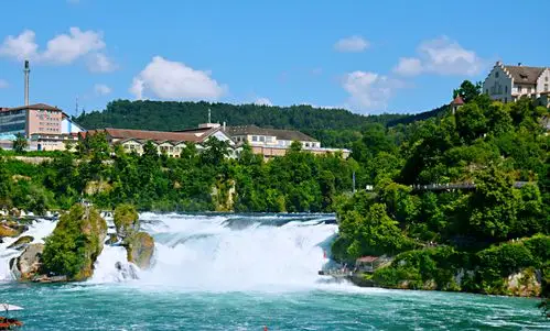 第五天下午来到瑞士沙夫豪森的莱茵瀑布.