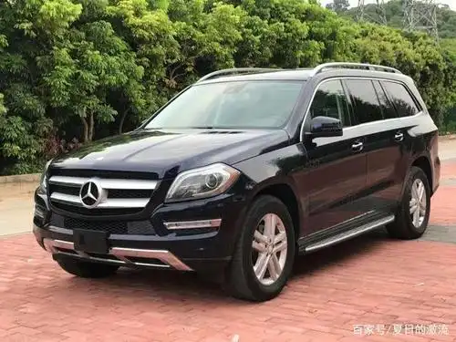 15年奔驰gl350柴油版售价23万,豪华suv车型,具备不俗的越野性能