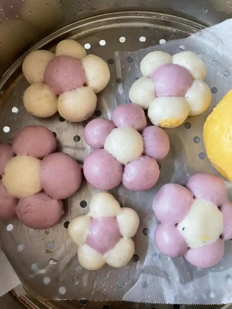 少女心泛滥的小馒头#果蔬馒头 #纯手工零添加 #动手自己做美 - 抖音