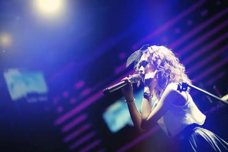 酒吧驻唱美女歌手霸气女王儿性感妩媚极致诱惑