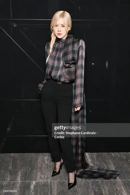 朴彩英亮相巴黎时装周##朴彩英圣罗兰全球品牌大使