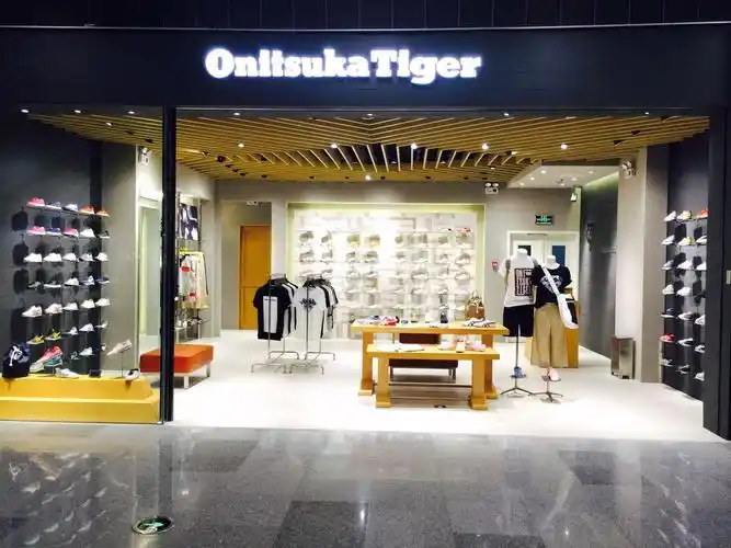 关于onitsuka tiger 鬼塚虎1949年,鬼塚喜八郎创立了asics亚瑟士的