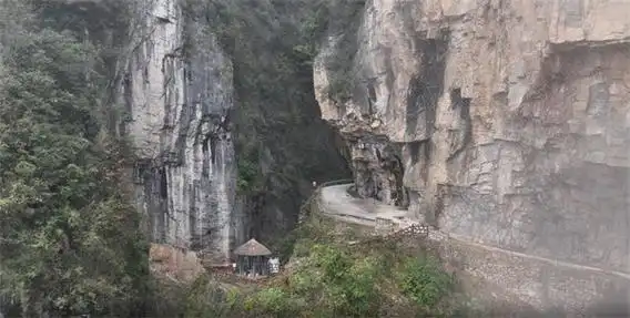 "绝壁"变"坦途" 中国电信助力巫山县下庄村打通"信息天路"