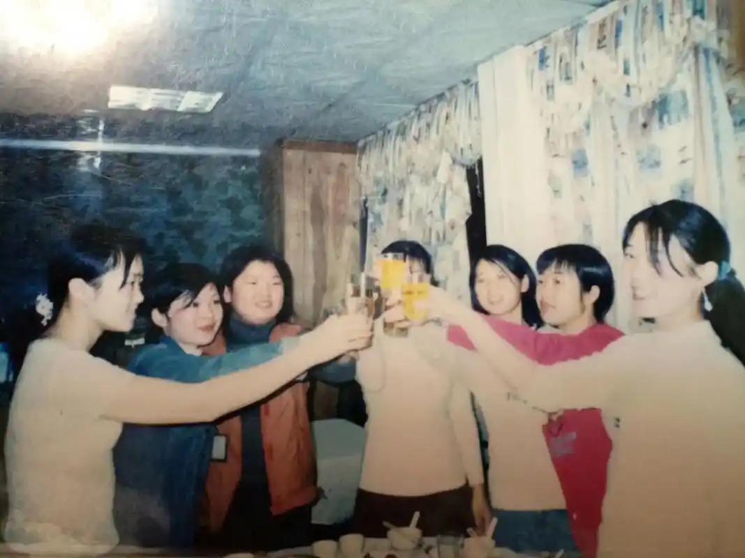 这是以前在东莞下桥与厚街打工的照片,时间过的真快呀!转眼24 - 抖音