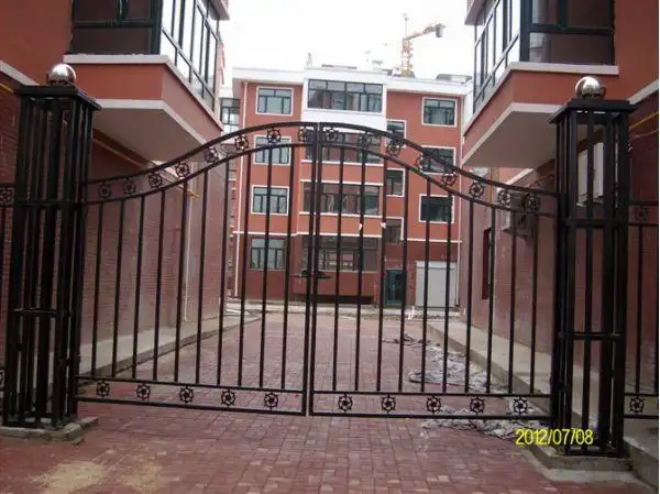 供应焊接铁艺大门铁艺大门