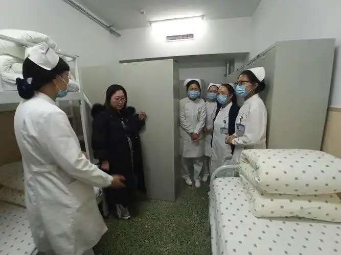 值班室干净整洁.