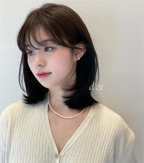 韩式职场短发 干练利落有气场_职场发型 - 美发站
