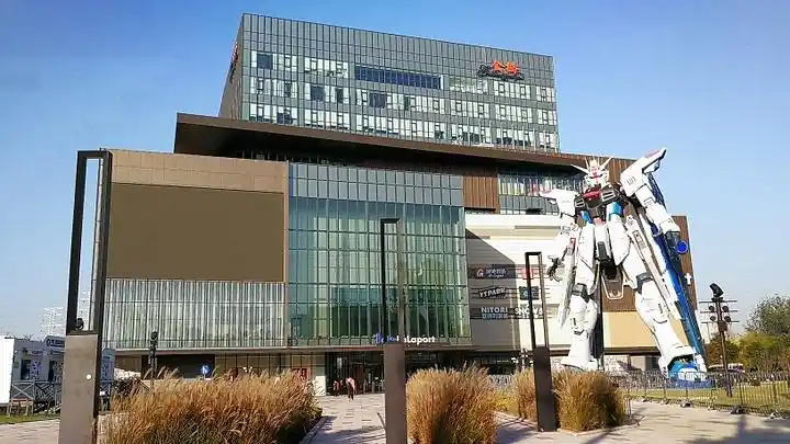 2022lalaport(金桥店)购物,除了融入娱乐元素的体育设施.